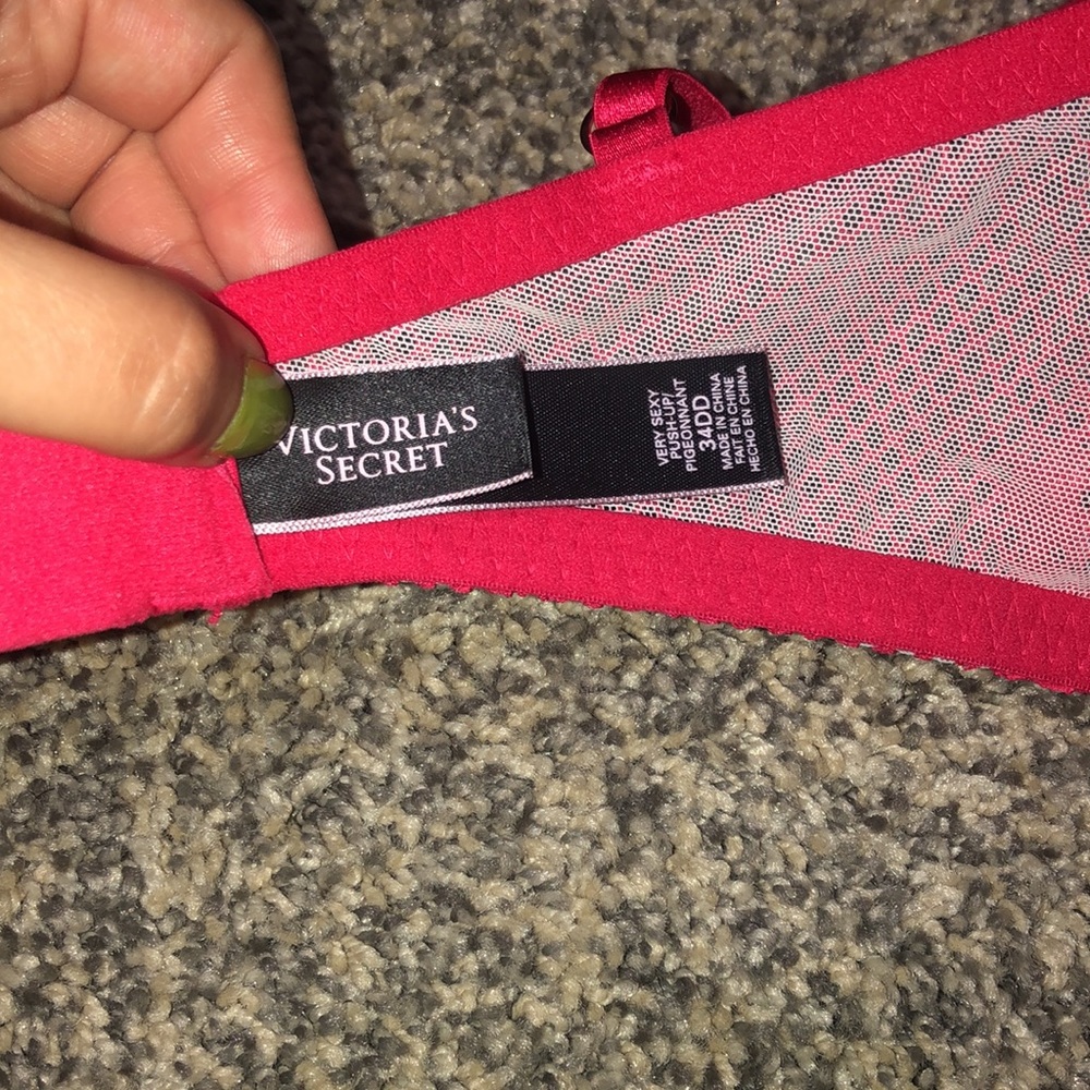 Victoria Secret Bra - Picture 5 of 5